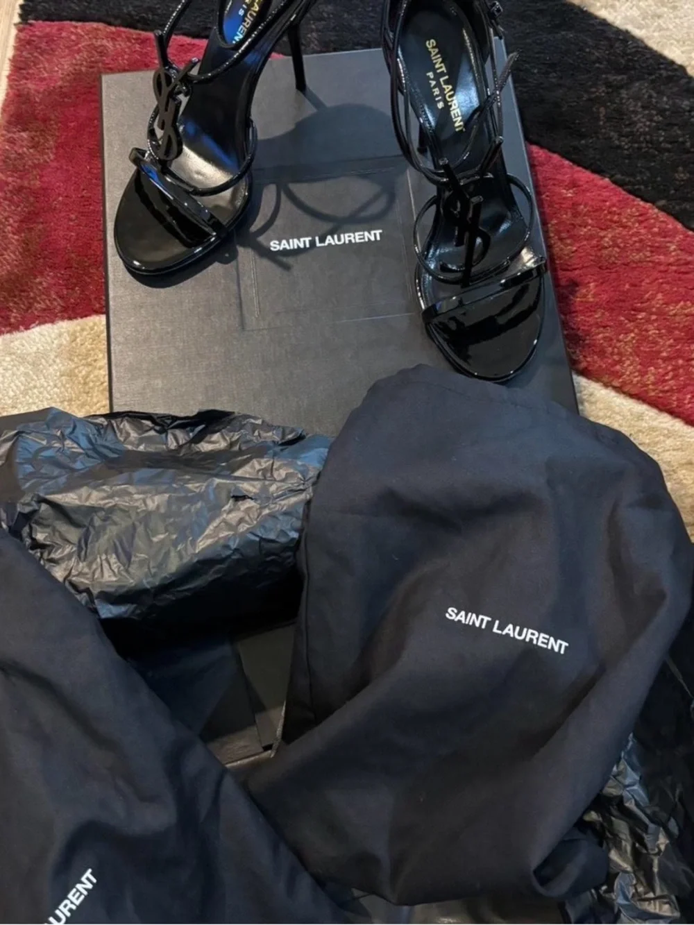 Saint Laurent Black Patent YSL Logo T-Strap High Heels - Picture 4 of 6